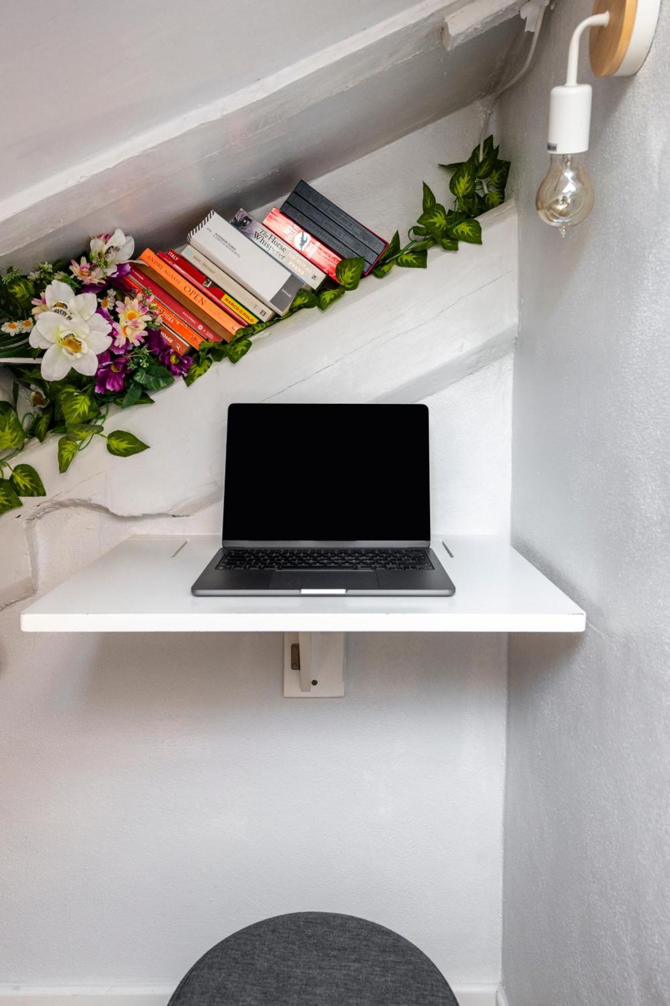 Bright Mini Studio In The Heart Of Милано Стая снимка
