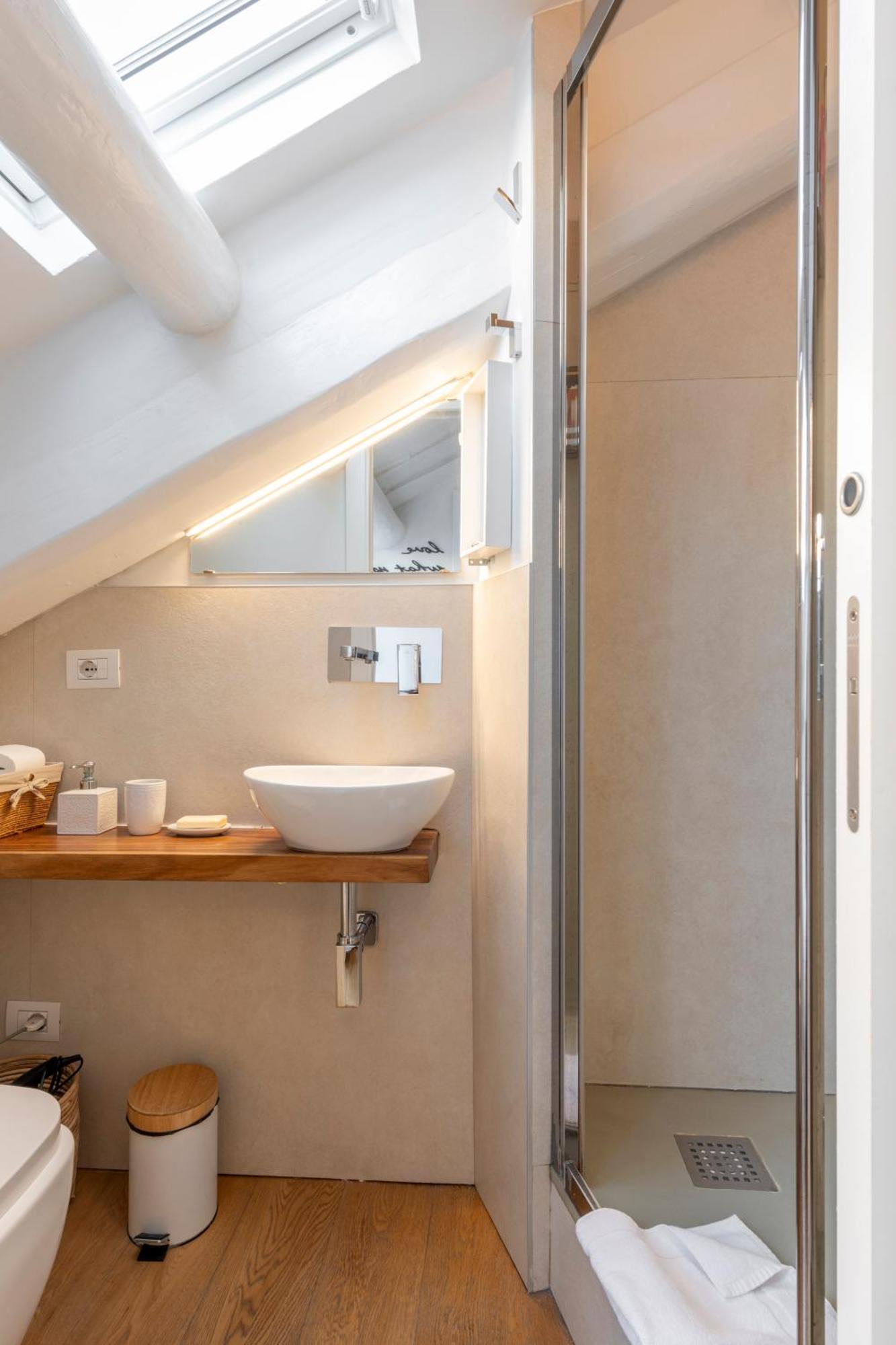 Bright Mini Studio In The Heart Of Милано Екстериор снимка